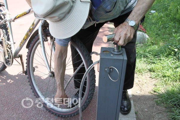 태릉입구 근처 자전거 바람넣는 곳