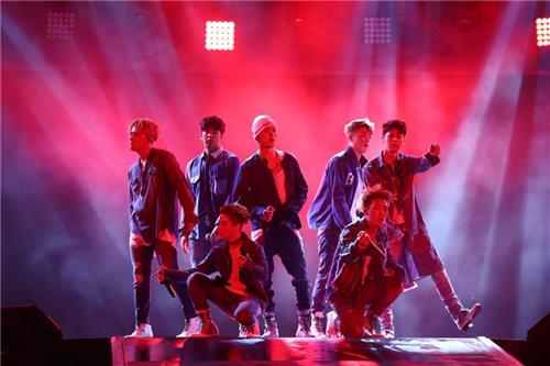 ▲ 일본 최대 음악축제 '에이네이션'에 출연한 아이콘 [YG엔터테인먼트 제공]