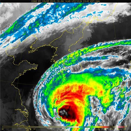 ▲ 2016년 10월 한반도를 지나는 태풍 '차바'의 적외선 영상. [과학기술정보통신부 제공]