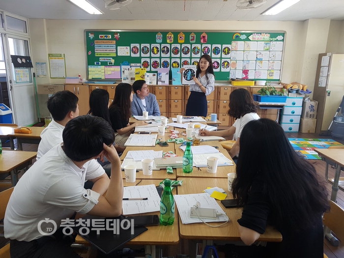 ▲ 교사들 동학년 공동체활동 모습 대전둔산초 제공