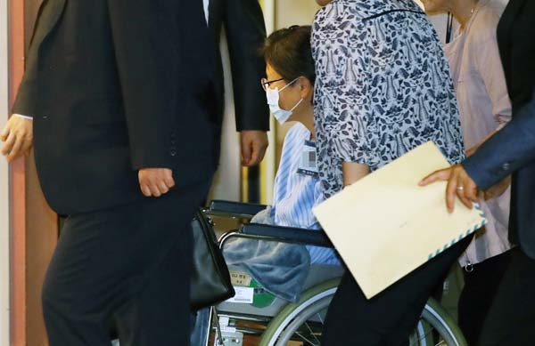 박근혜 전 대통령은 회전근개 파열로 지난 17일 구치소에서 나와 외부 병원에서 수술을 받았다. 사진=연합뉴스