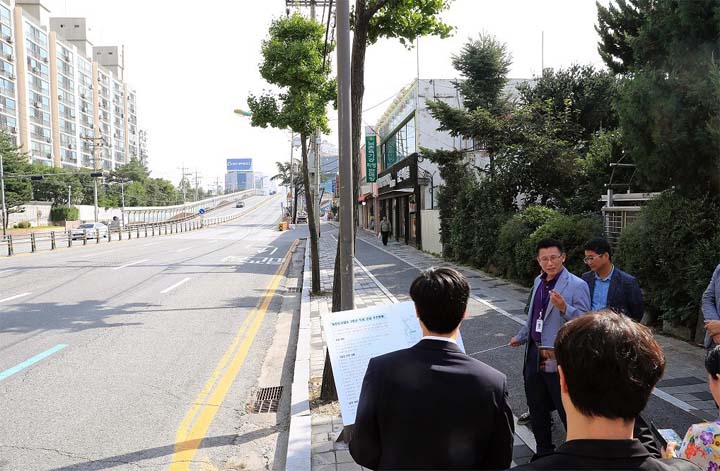25일 대전 중구 유천동 서대전육교 일원에서 도시철도 2호선(트램) 구간별 세부계획 브리핑이 진행되고 있다. 대전시 제공