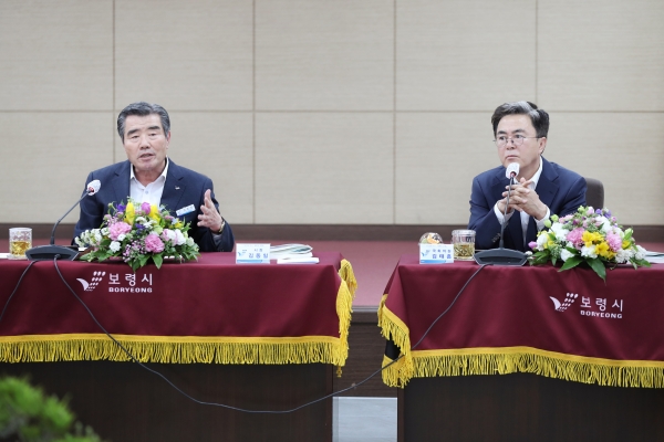 15일 김동일 보령시장이 김태흠 국회의원을 초청해 정책간담회를 개최했다. 보령시 제공