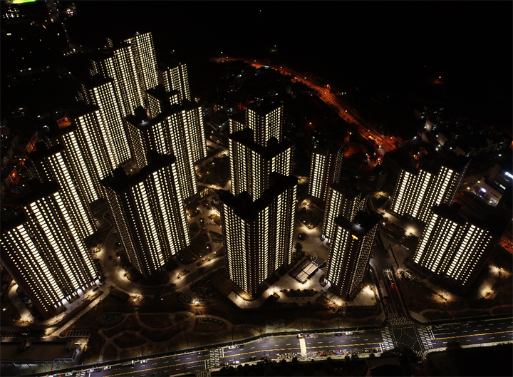 용운에코포레 아파트 야간 세대점등식. 용운주공재건축조합 제공