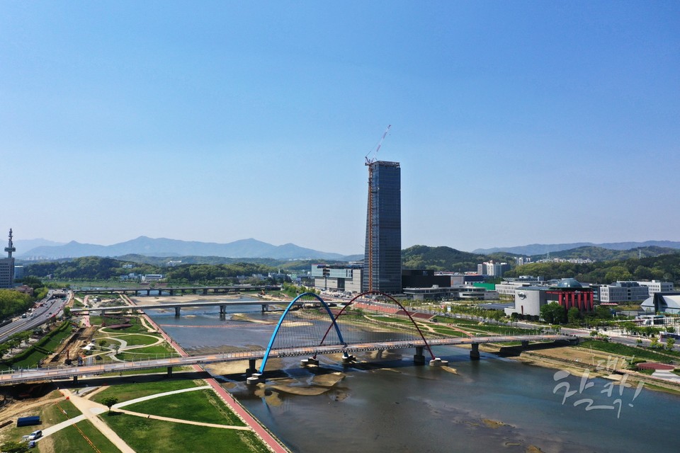 드론으로 활영한 대전시의 전경. 대전시 제공.