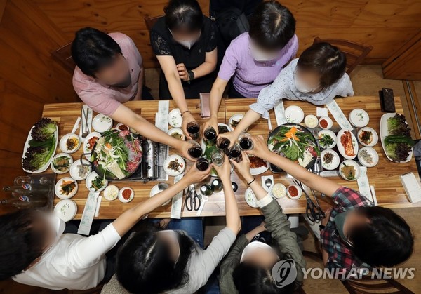 회사 만찬에서 게스트석이 심리적으로 미치는 영향. 동료와의 관계는 변할까? 함께 보낸 시간의 의미 5