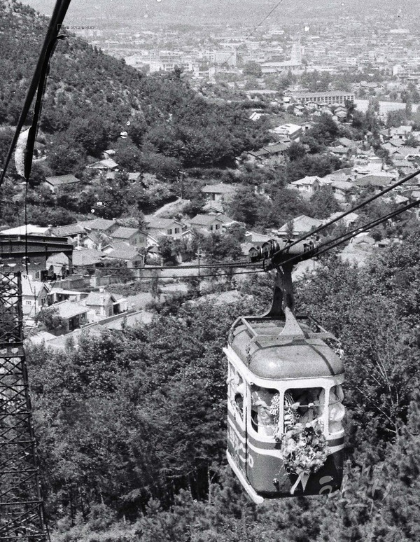 ▲ 1960년대 후반 운행을 시작한 대전 보문산 케이블카 모습. 대전시 제공
