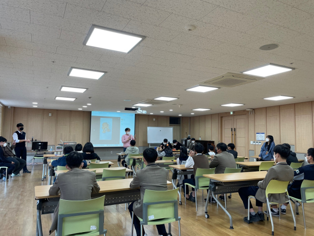 대전청소년위캔센터 청소년방과후아카데미에서 코딩 관련 이론 수업이 진행되고 있는 모습. 대전청소년위캔센터 제공