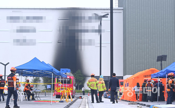 26일 대전 유성구 용산동 현대프리미엄아울렛 지하에서 화재가 발생해 벽이 검게 그을려 있다. 이경찬 기자 chan8536@cctoday.co.kr