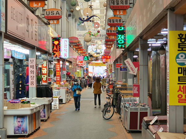 대전 서구 도마동 도마큰시장 주요 상점 골목이 텅 비어있다. 사진=권혁조 기자