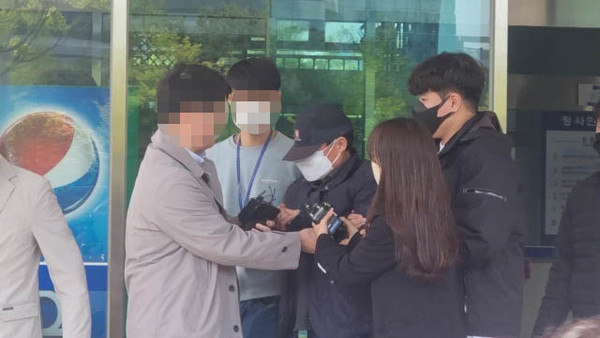 지난 8일 대전 둔산동 어린이보호구역에서 음주운전하다 배승아(9) 양을 치어 숨지게 한 A(66) 씨가 10일 구속 전 피의자 심문을 받기 위해 대전지법으로 호송되고 있다. 사진=노세연 기자