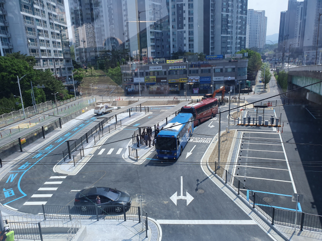 천안시가 두정남부역 환승시설 중 셔틀버스 승강장을 우선 개통한다고 8일 밝혔다. 천안시 제공.