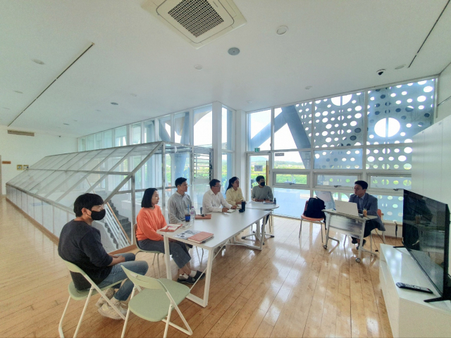 대덕문화관광재단은 24일 사무실에서 ‘축제를 통한 지역관광 활성화 방안’을 주제로 직원 워크숍을 진행했다. 대덕문화관광재단 제공