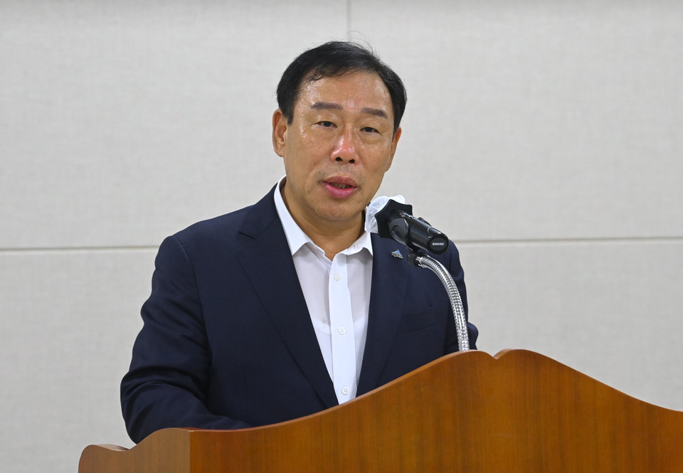 지난 9일 세종시 어진동 정부세종컨벤션센터에서 열린 세종시 민선 4기 변화와 대응 세미나가 열려 최민호 세종시장이 축사를 하고 있다. 이경찬 기자 chan8536@cctoday.co.kr