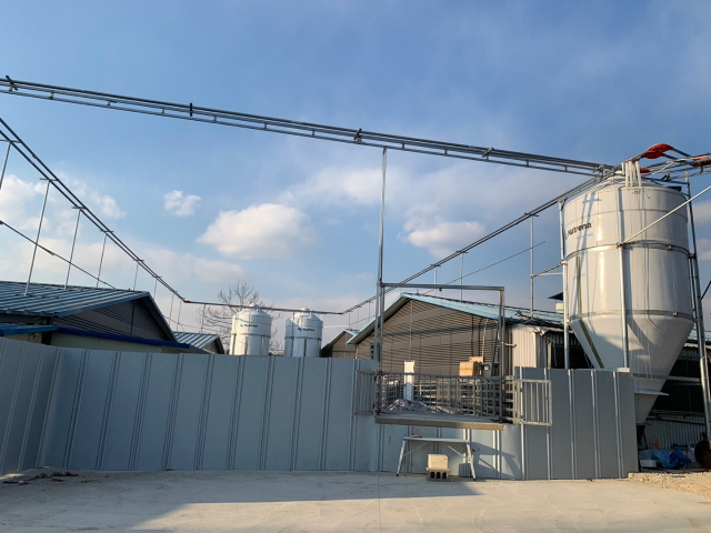 충주 동량면 돈사 전경. 농장주 제공