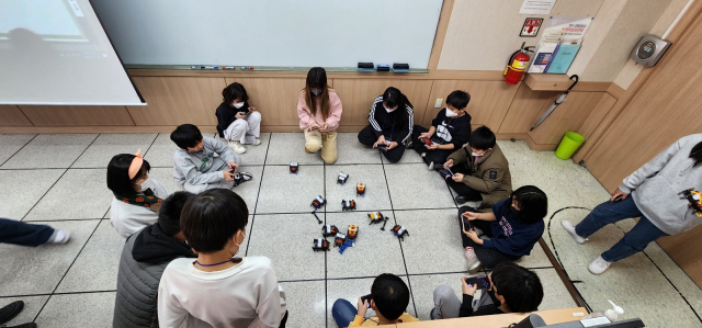 한밭대학교 제34회 청소년 로봇캠프 진행 모습. 한밭대 제공