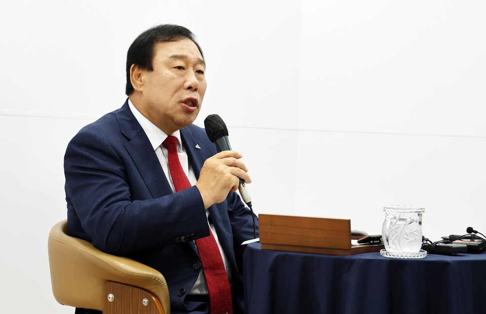 최민호 세종시장이 18일 시청 정음실에서 기자간담회를 하고 양자산업 육성 방침을 밝히고 있다. 2023.9.18 사진=연합뉴스. 