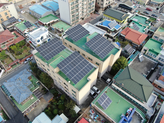 공유햇빛발전소 설치모습. 한국토지주택공사 제공