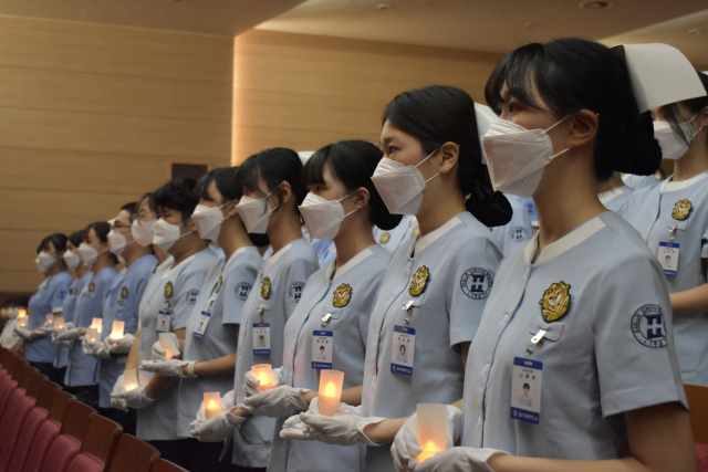 지난달 19일 치러진 제64회 간호사 국가시험에서 을지대 간호대학 학생 154명(성남캠퍼스 84명, 의정부캠퍼스 70명)이 모두 합격했다. 을지대학교 제공