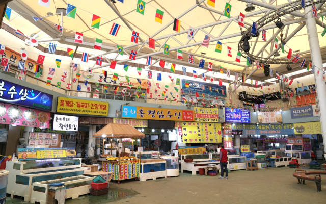 태안 안면도수산시장에서 봄 맞이 안면도수산시장 수산물 축제가 열린다. 태안군 제공.