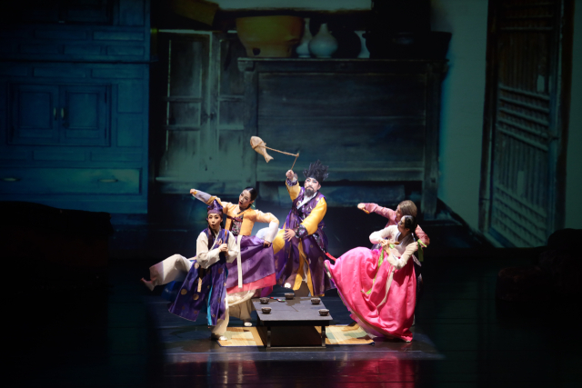 대전시립무용단이 기획공연 춤으로 그리는 동화 ‘옹고집전’을 내달 3~6일까지 대전예술의전당 앙상블홀 무대에서 펼칠 예정이라고 28일 밝혔다. 대전시립무용단 제공