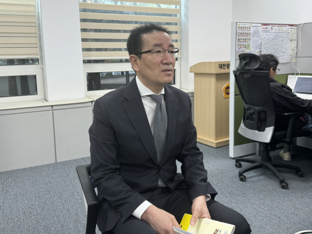 조규태 독립운동가 최재형기념사업회 대전지부장은 4일 대전시의회 기자실을 찾아 기자회견을 열고 더불어민주당 박용갑(대전중구) 후보가 국회의원 자격이 없다고 주장했다. 사진=조사무엘 기자.