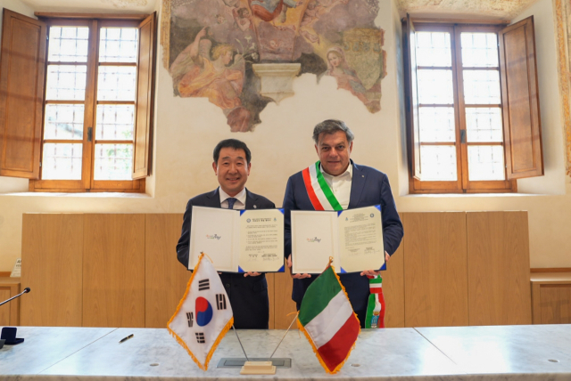 증평군은 지난달 29일(이탈리아 현지시간) 이탈리아 피에트라산타시와 우호도시 협약을 체결했다. 증평군 제공