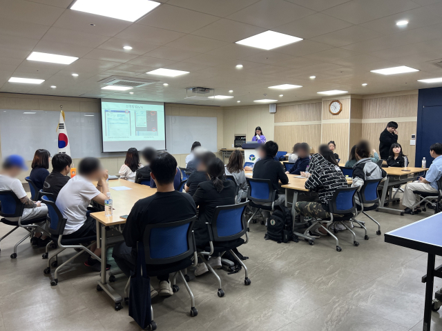 한국법무보호복지공단 대전지부는 10일 법무보호대상자를 대상으로 디지털 역량 강화를 위한 사회성 향상 교육을 실시했다. 한국법무보호복지공단 대전지부 제공