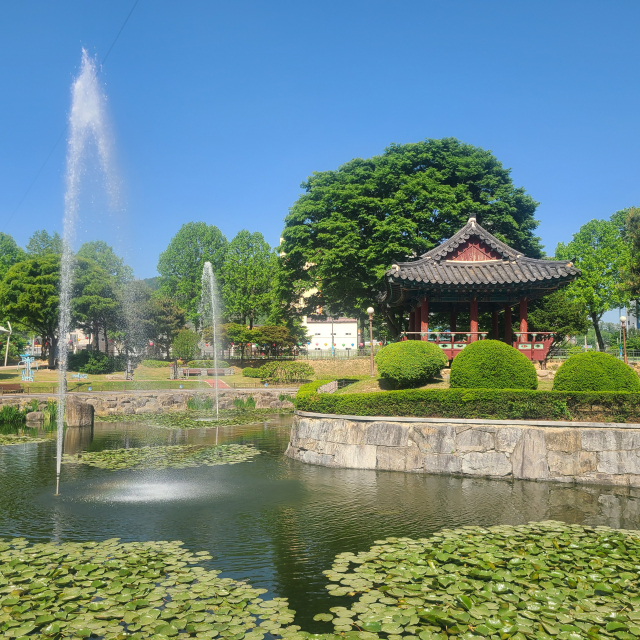 음성읍 경호정과 음성천 일원을 빛으로 색을 입힌 특별하고 아름다운 경관으로 조성한다. 사진은 음성 경호정. 음성군 제공