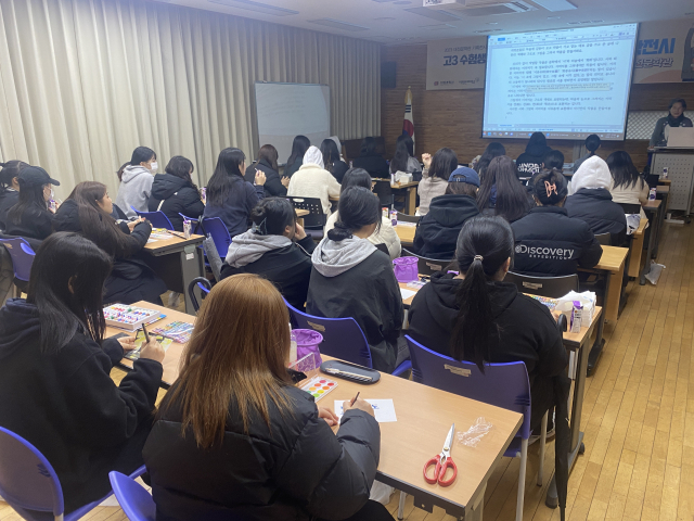 대전문화재단이 운영하는 대전문학관은 오는 11월까지 교육부 ‘꿈길’ 연계 진로체험 프로그램인 ‘문학관 속 작가 만나기’를 진행한다고 28일 밝혔다. 대전문화재단 제공