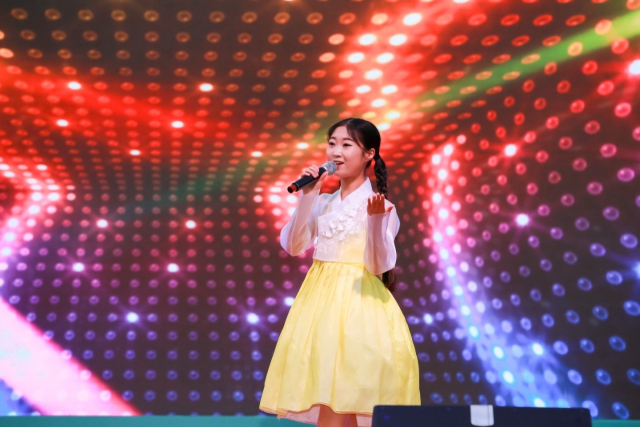 유도현 양 공연 모습. 예산군 제공