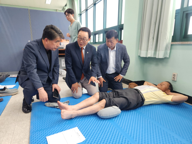 ‘농촌왕진버스’ 진행 모습.