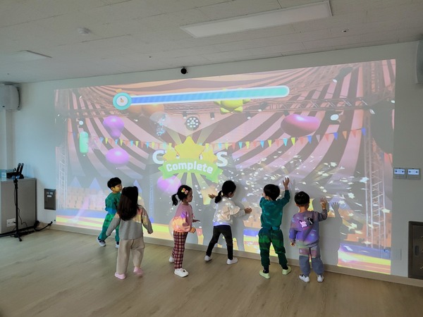 ▲ 충남 당진용연유치원 디지털 과의존·과몰입 예방교육 모습.  당진용연유치원 제공