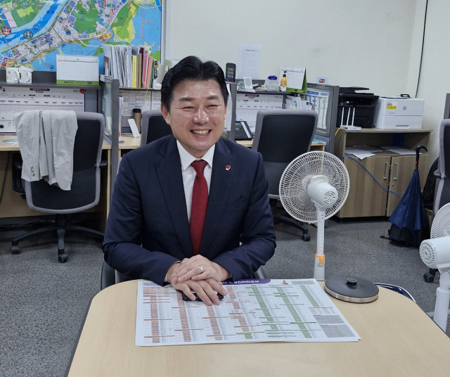 이준배 국민의힘 세종시당위원장이 8일 세종시청 기자실을 찾아 주요 현안을 설명하고 있다. 사진=강대묵 기자