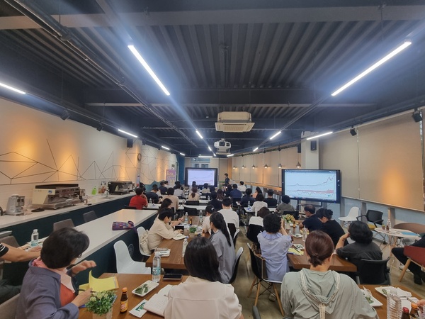  ‘2024 충북 퇴근길 아카데미’가 직장인을 위한 새로운 교육 프로그램으로 자리매김하고 있다.