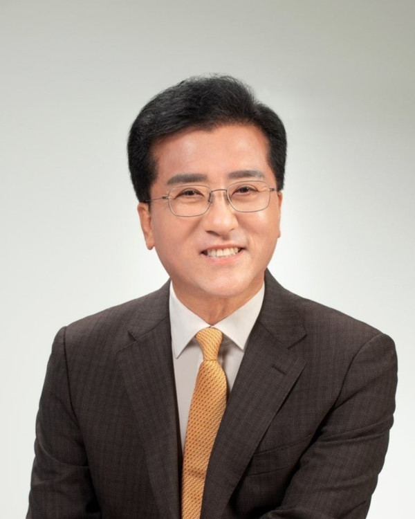 9대 대전시의회 후반기 의장으로 선출된 조원휘 의원. 대전시의회 제공