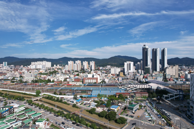 천안시는 최근 천안역세권이 국토교통부가 주관한 ‘거점육성형 투자선도지구 공모사업’에 최종 선정됐다고 밝혔다. 사진은 천안역 일대 전경. 천안시 제공.