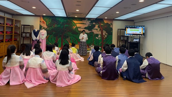 ▲ 세대공감 효인성 체험캠프(전통 다례 체험)