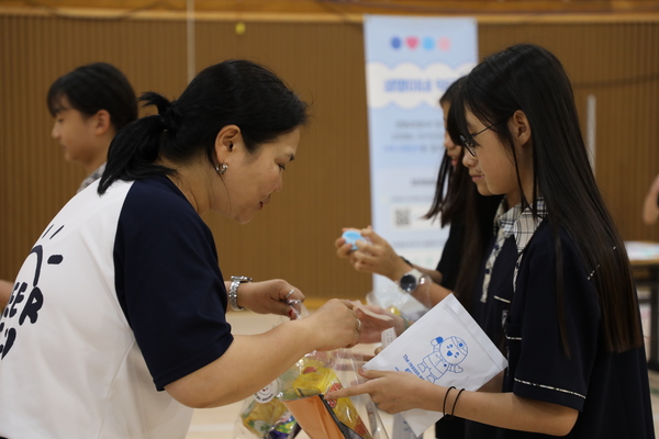 천안신방중, 학생응원프로그램 '함께치얼업' 캠페인. 천안신방중 제공