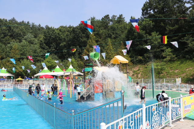 굿뜨래웰빙마을 야외물놀이장 운영사진 부여군제공