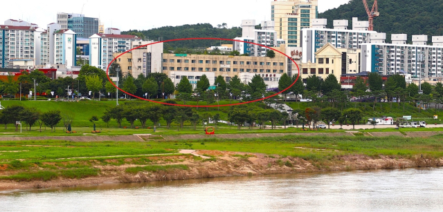 공산성에서 바라본 구 시외버스터미널 전경.사진=김익환 기자