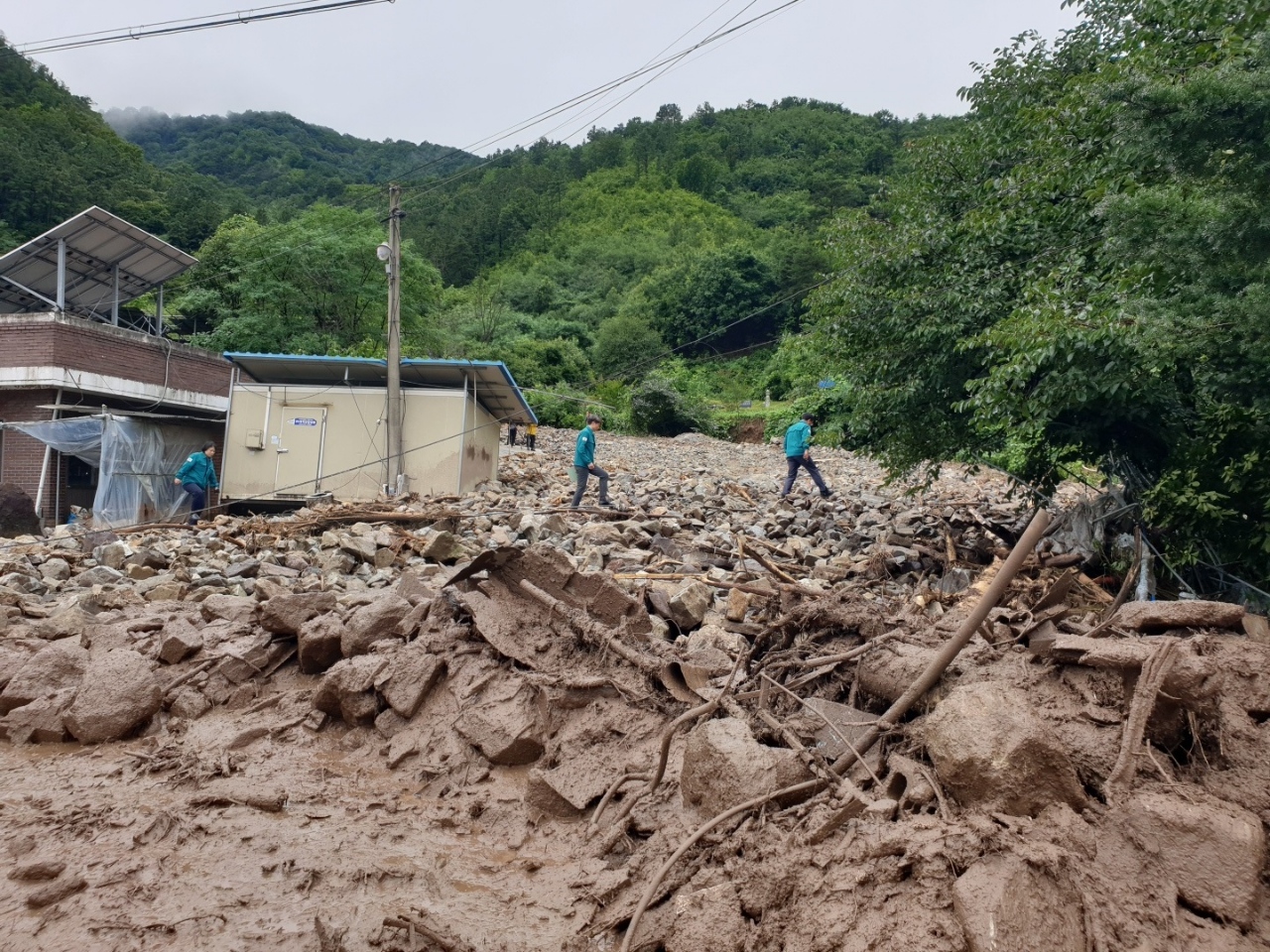 옥천군 이원면 원동리 산사태로 옥천군이 호우피해 특별재난지역으로 선포됐다. 옥천군 제공. 