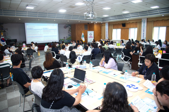 제천시가 시민 100명과 함께하는 원탁토론회를 개최했다. 제천시 제공
