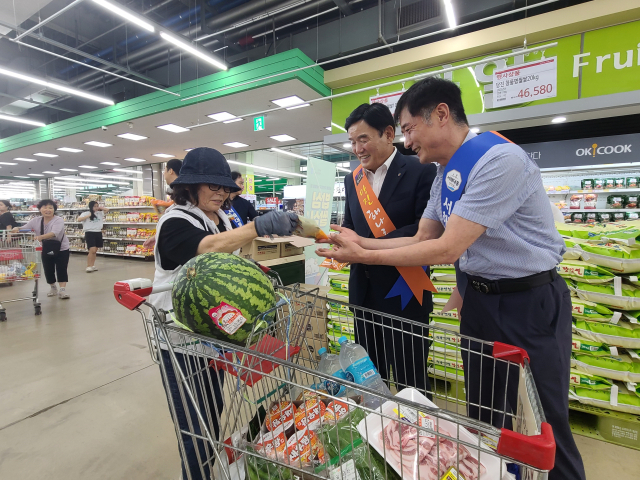 당진시가 7월 한 달간 대전 전 지역 농협하나로마트에서 해나루쌀 특별 홍보판촉전을 개최했다. 사진=당진시 제공
