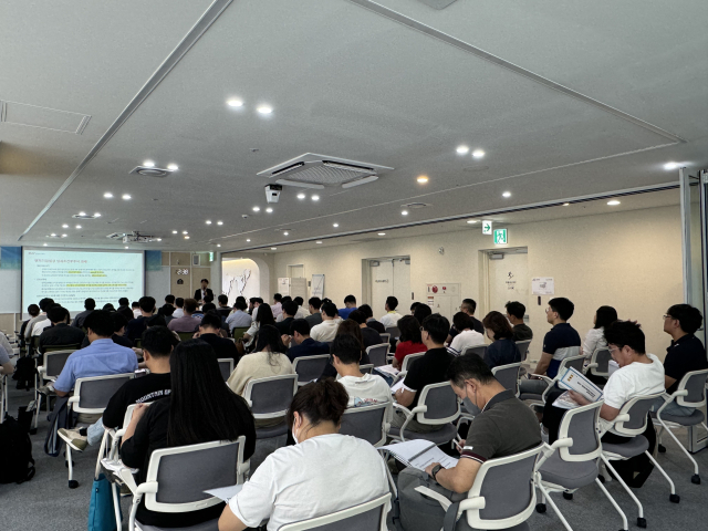 대덕이노폴리스벤처협회는 2일 D-유니콘라운지에서 ‘벤처기업 주식보상제도 실무설명회’를 개최했다.대덕이노폴리스벤처협회 제공