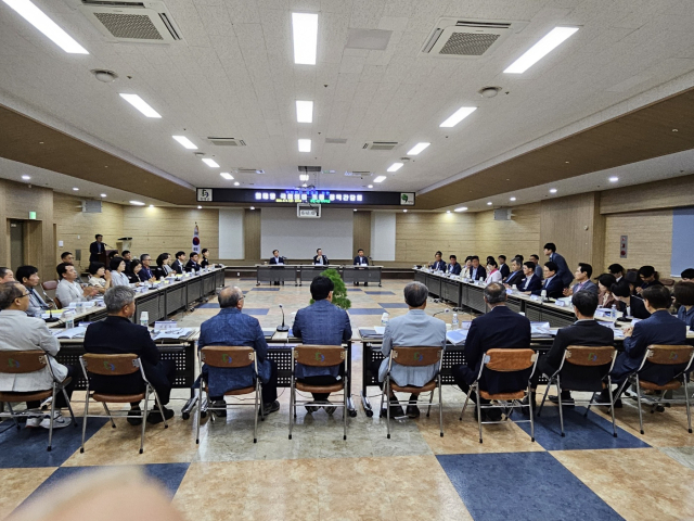 충북 단양군은 2025년 정부예산 확보를 위한 엄태영 국회의원 초청, 정책간담회 개최했다. 청책 간담회 모습. 단양=이상복 기자