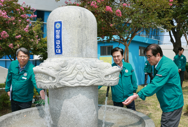 김태흠 충남도지사가 13일 보령시 민방위 시설을 방문해 시설 점검 및 주민과의 대화를 진행했다.보령시 제공
