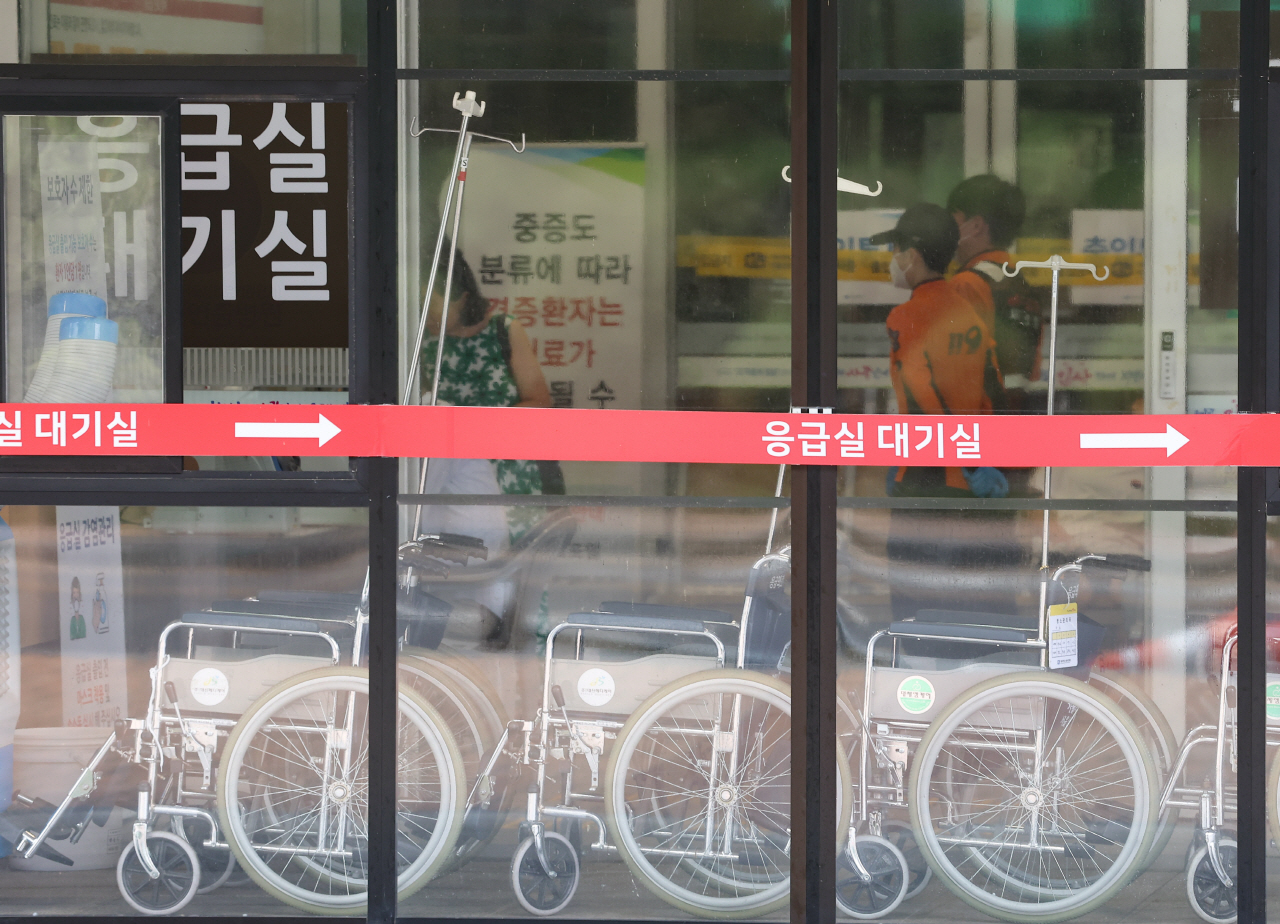 한 대형병원 응급실 대기실에 환자 및 보호자 등이 대기하고 있다. 2024.7.21 사진=연합뉴스.