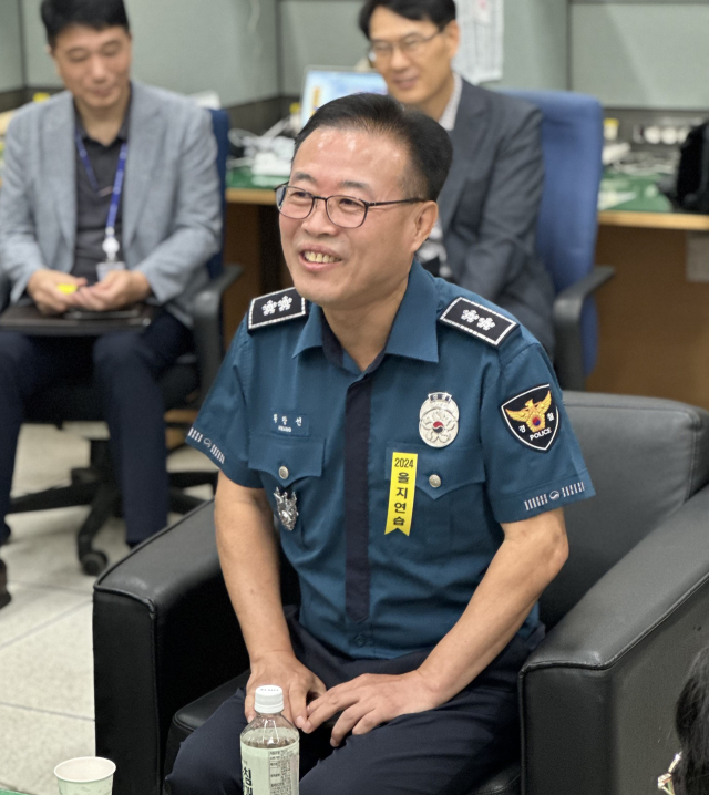 취임 기자간담회에서 기자들의 질문에 대답하는 황창선 대전경찰청장. 사진=서유빈 기자