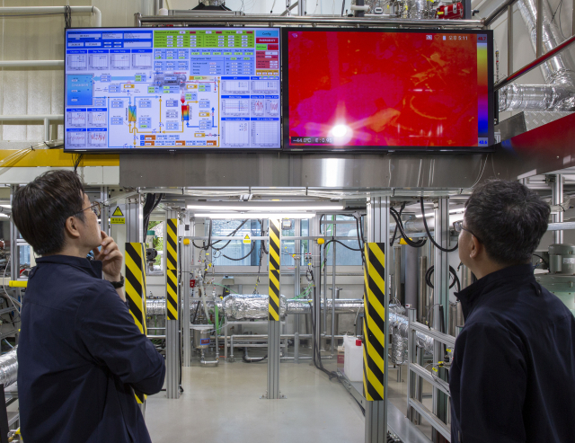 한국에너지기술연구원은 프레온 가스, 수소불화탄소등 지구온난화를 유발하는 냉매 대신 공기를 냉매로 활용하는 냉동 기술을 국내 최초로 개발했다고 22일 밝혔다. 한국에너지기술연구원 제공